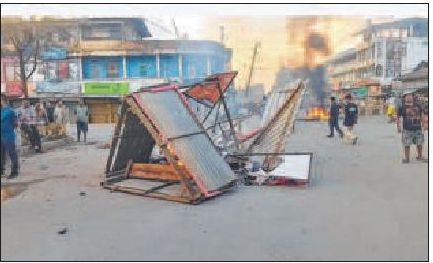 Protesters storm Yairipok PS, demand release of arrested AT members within 24 hours