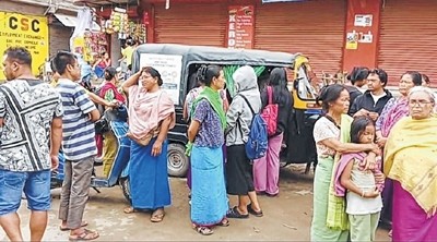 IDPs protest in front of DC office