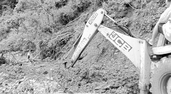 Landslide cuts off Anal Khullen from Chandel HQ