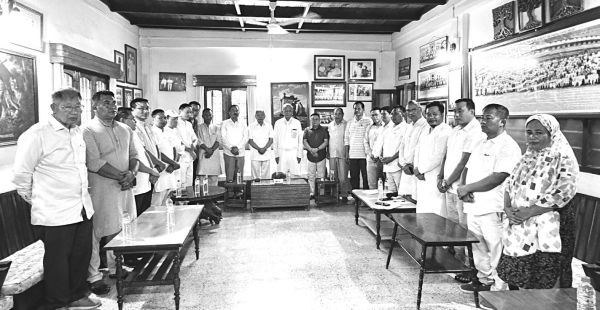 Many mourn demise of Ratan Thiyam
