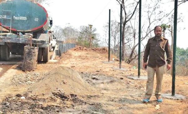 Moreh border sealed after fencing posts go missing