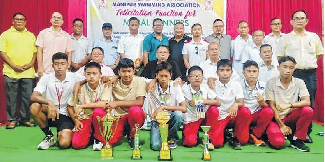 Manipur Swimming Association felicitates meritorious State swimmers, divers