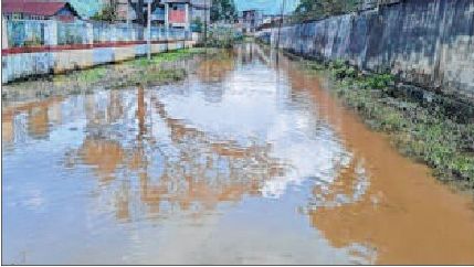 Waterlogging keeps Settlement employees away