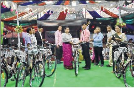 IVDC felicitates outstanding students of eight villages
