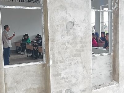 Delay cripples Pettigrew College