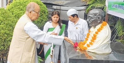 Congress pays fitting tributes to Gandhi, Shastri