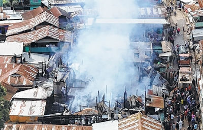 Myanmar firefighters help douse blaze in Moreh, 10 houses gutted