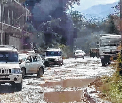 SDSA locks NHIDCL office over non-maintenance of highway
