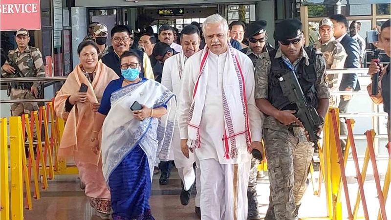 BL Santosh, Sambit Patra arrive, MLAs press for Govt formation