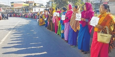 Thousands of IDPs join hands to protest against proceeding with Sangai Fest