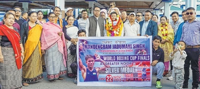 Boxer Jadumani returns to rousing reception