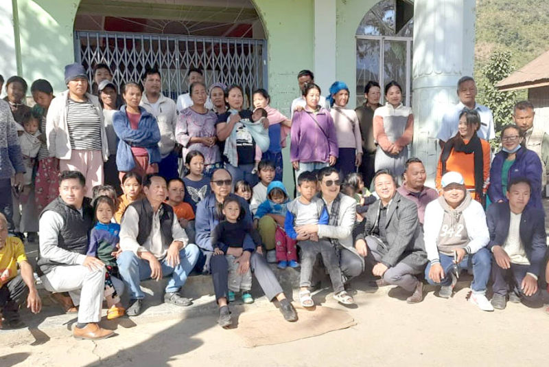 Khemchand reaches out to displaced Kukis, strikes right chord