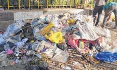 Imphal : Perfecting art of dumping wastes all over