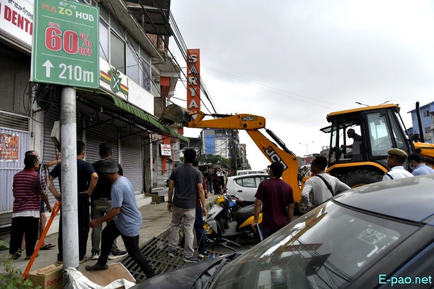 Encroachment eviction from Keishampat Junction to Malom along Tiddim road, Imphal :: 12th July 2025