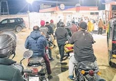 Many rush in to refuel as pumps announce closure