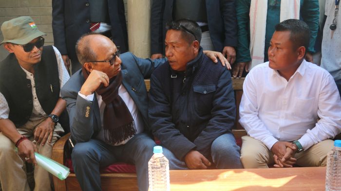 CM interacts with Meitei, Hmar IDPs at Jiri