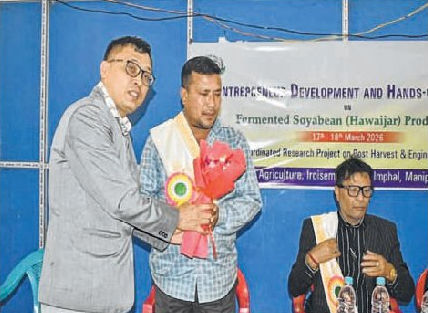 CAU conducts 'Hawaijar' production training for IDPs