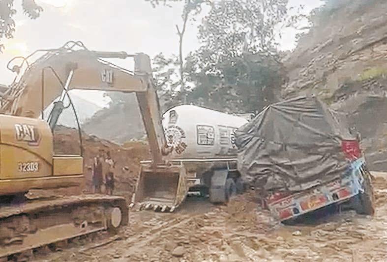 More than 1,000 vehicles stuck along NH-37, drivers warn of stir from July 1