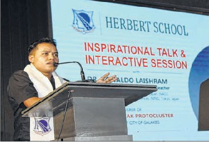 Herbert School hosts interactive session with astrophysicist Dr Ronaldo