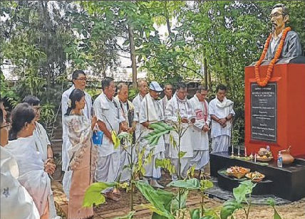 Manipur remembers social reformer Arambam Samarendra on 26th death anniversary