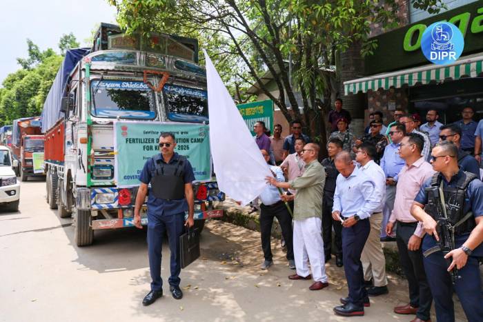 CM flags off fertilizer trucks, launches organic fertilizer