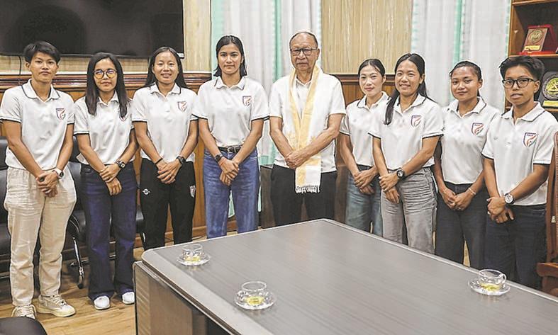 Women football players meet CM, seek enhanced support for sportspersons