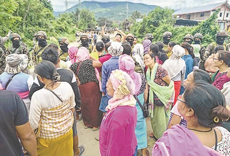 Army fails to secure road for school students