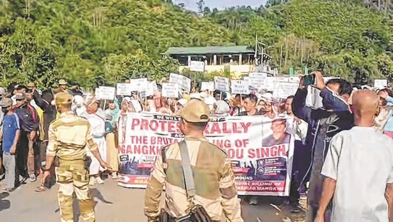 Several hurt in attempt to storm PS