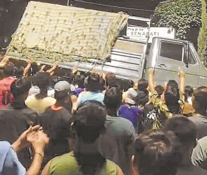 Confrontation with AR : Situation tense at Senapati