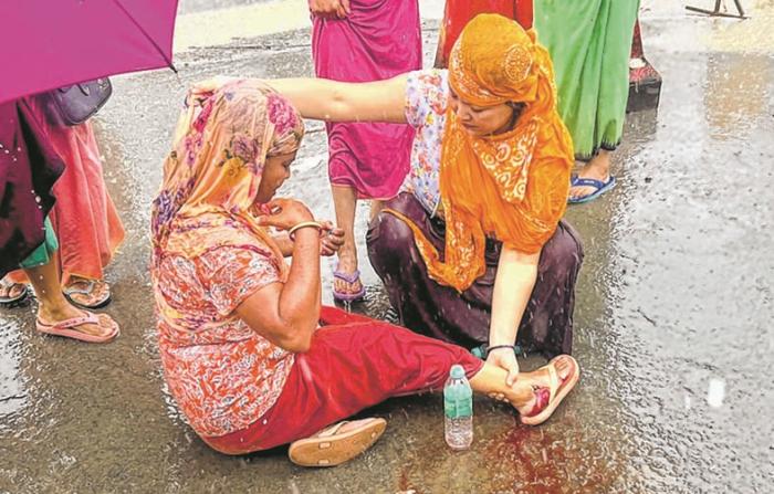 Gen strike paralyses normal life, 5 hurt in standoff