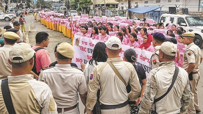 Police foil TG students' march to Lok Bhavan
