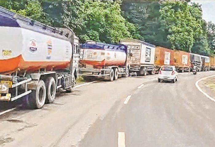 Over 2000 trucks stranded along 20 Kms stretch