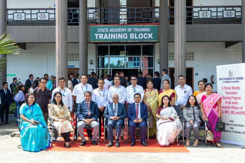 Governor urges CS trainees to be aware of responsibilities