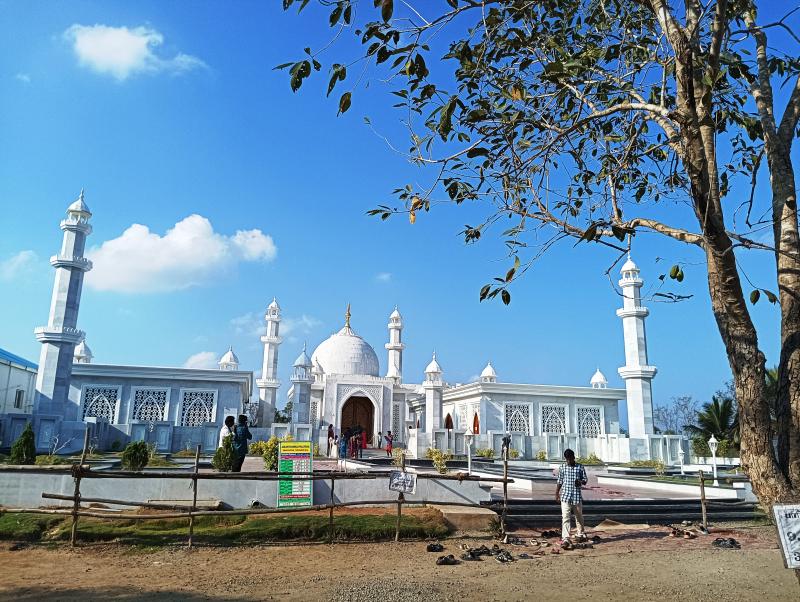 Taj replica - long view 